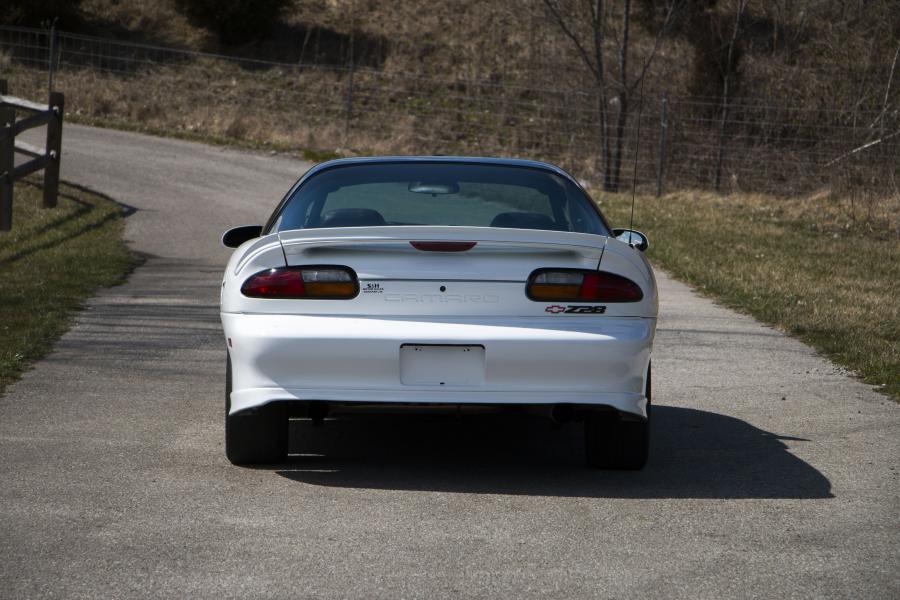  Chevrolet Camaro Z28 Coupe (1FP87) 1998 года  (фото 7 из 13)